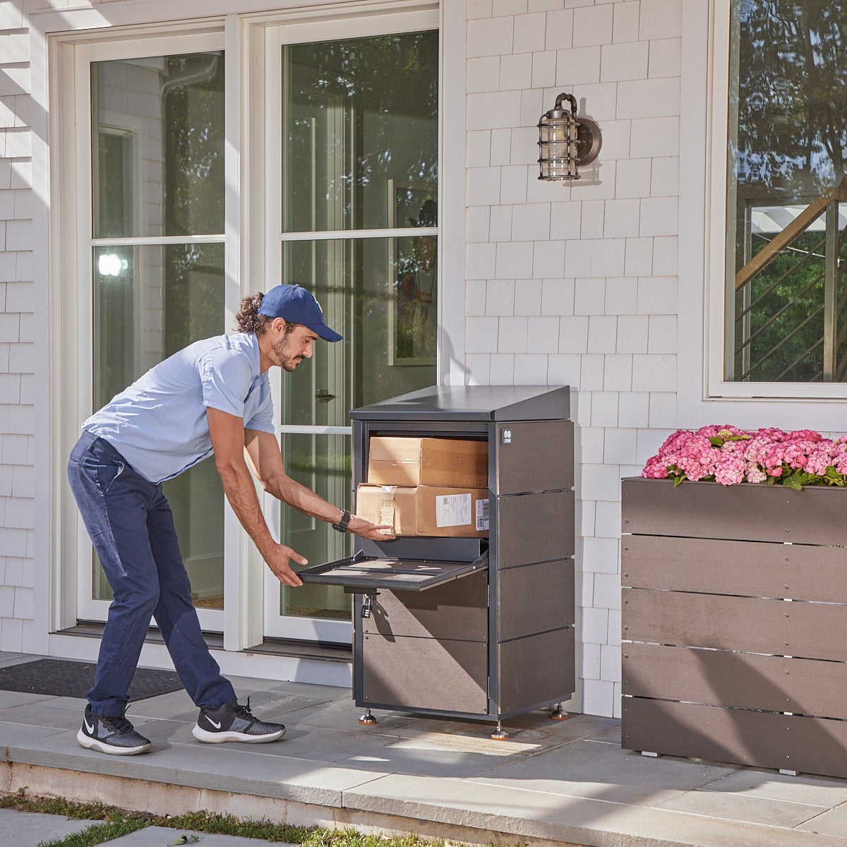 USPS FedEx UPS delivery to package locker
