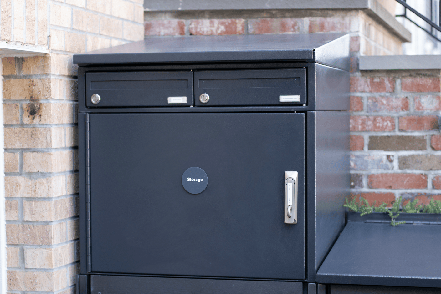 STORAGE BOX