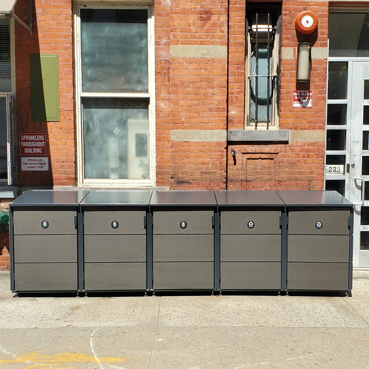 trash enclosure | size=small | modules=5 | color=charcoal